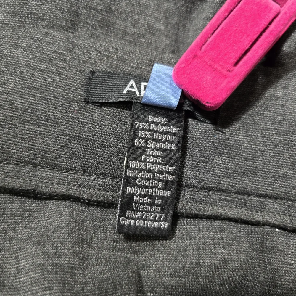 Apt. 9 Size 1X Charcoal Gray Stretchy Pencil Short Skirt
